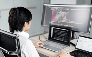 舞钢 ,php声明和调用变量的符号是什么？